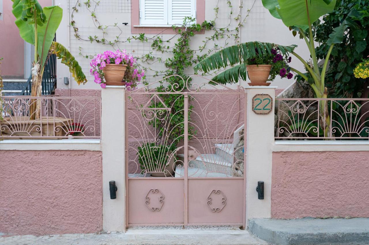 Flowers In The City - Elegant Home In Argostoli Exterior photo